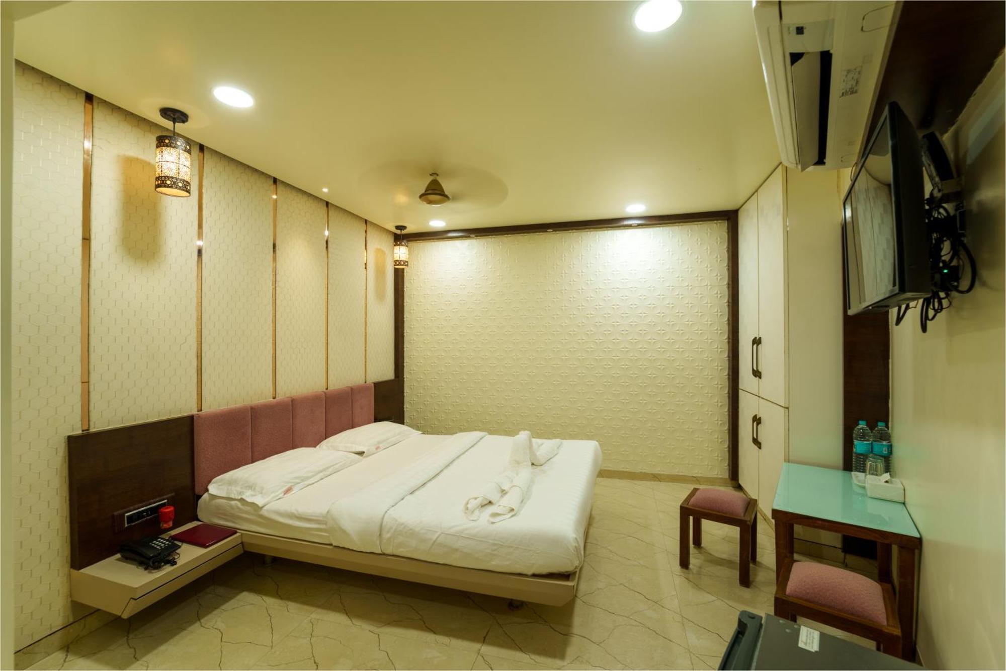 La Hotel Metro Near Bkc — Photos 3